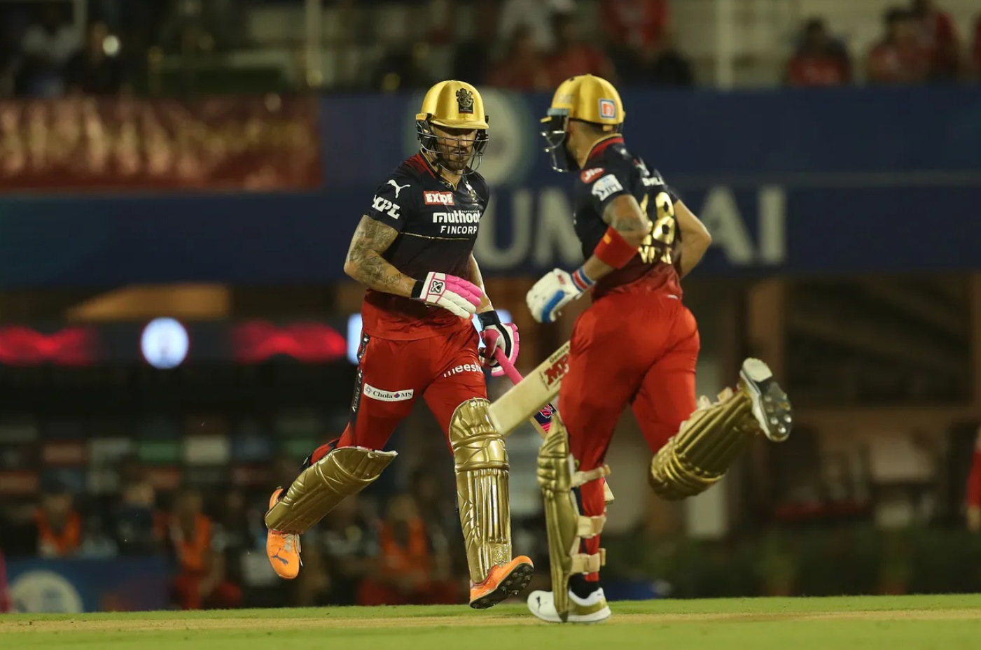 RCB are chasing 210 vs PBKS in IPL 2022.