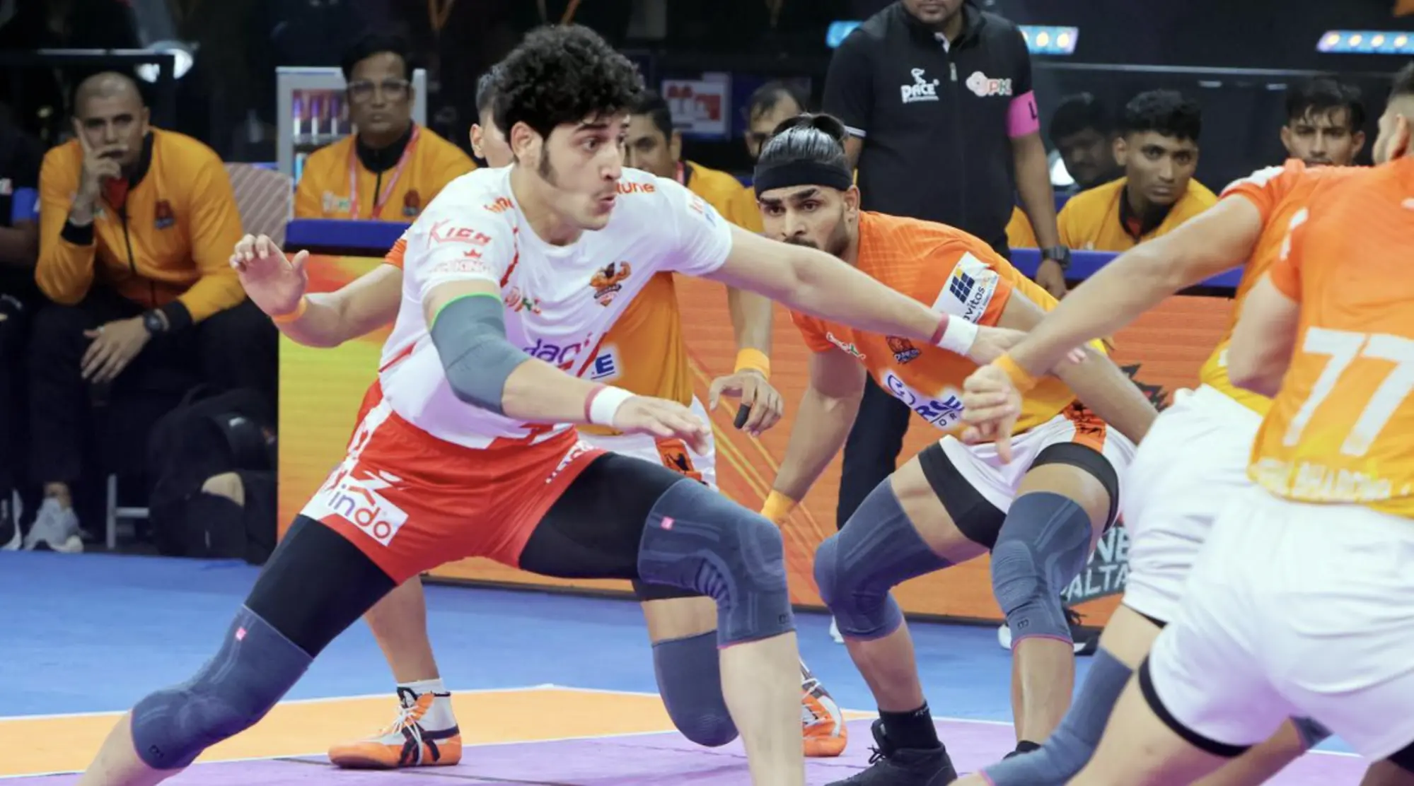 Puneri Paltan Get Past Bengal Warriorz in High-Scoring PKL Clash