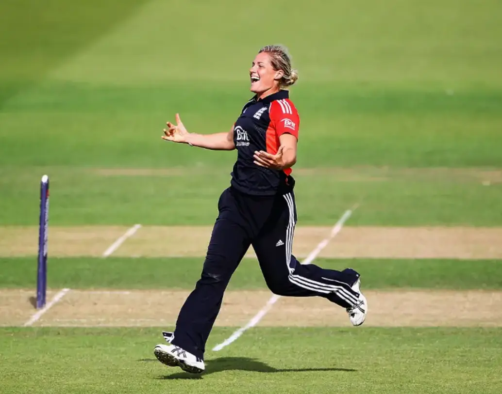 Katherine Sciver-Brunt picked 5/18 in the match.