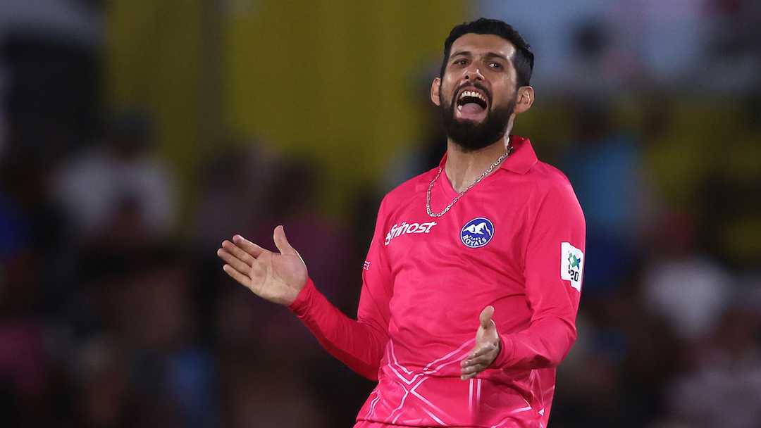 Watch, SA20 | Sikandar Raza lets out roar after taking Paarl Royals to thrilling win with last-ball six