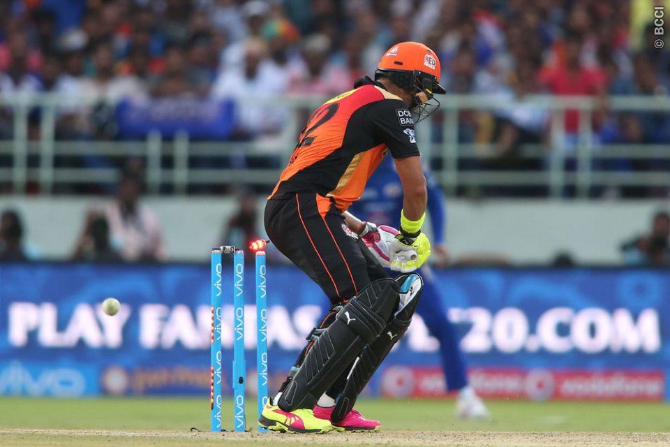 Yuvraj Hit-wicket against Mumbai Indians