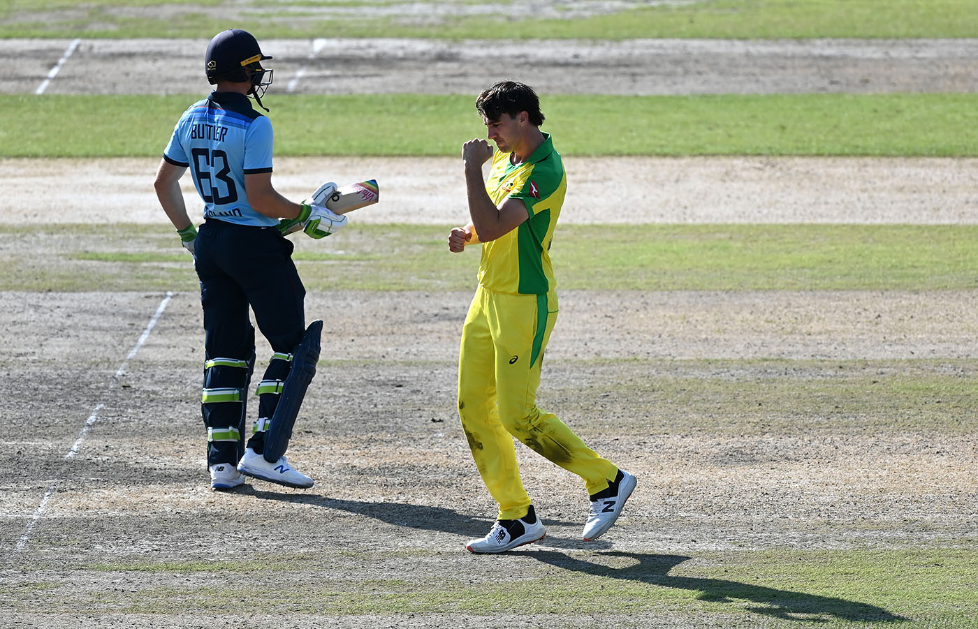 Twitter reacts to Pat Cummins delivering 'off-spin' special to con Jonny Bairstow in broad daylight