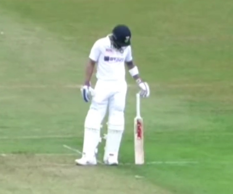 Virat Kohli tries to reprint Joe Root’s bat-balancing trick in England.