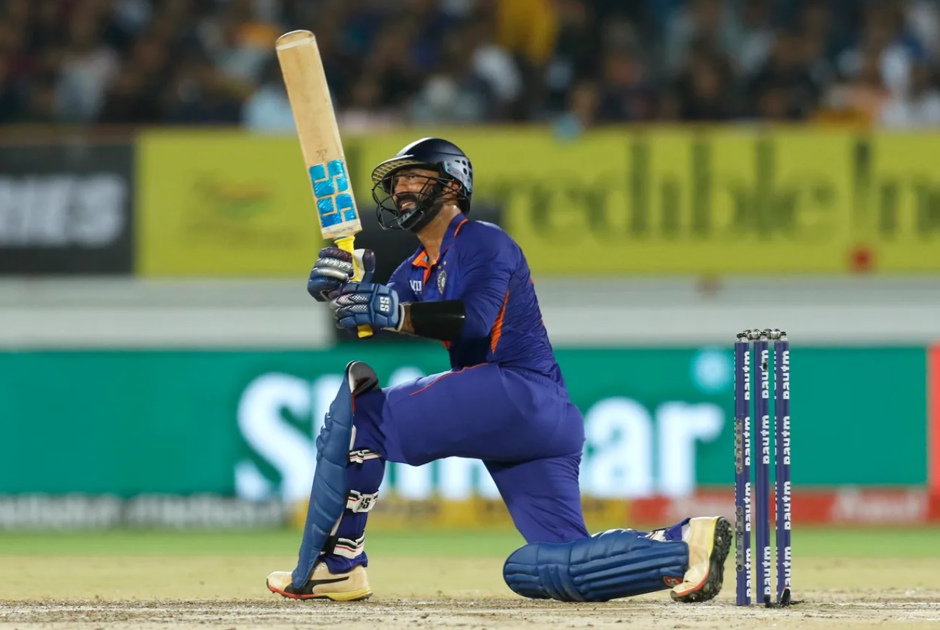 ICC World T20 | Twitter reacts to fans chanting ‘Dhoni Dhoni’ after Dinesh Karthik’s simple stumping miss