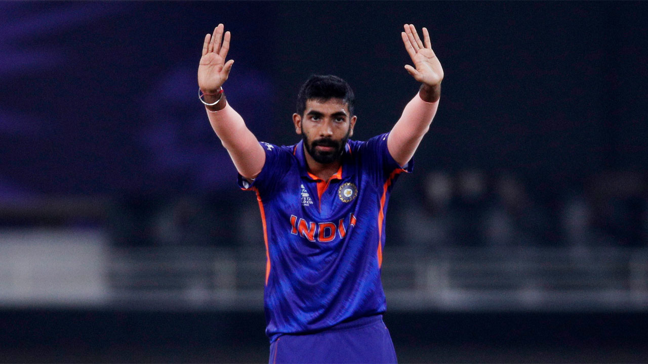 T20 World Cup | Twitter reacts as Jasprit Bumrah gives Jan Frylinck a lifeline with missed run-out