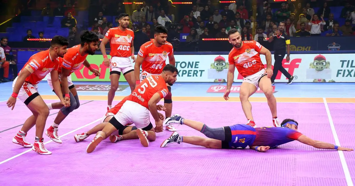 Ashu Malik’s Heroics and Nitin’s Blunder Hand Dabang Delhi 36-35 Win.
