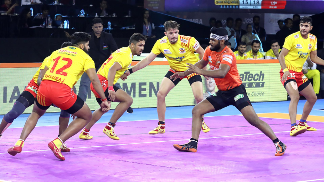 VIDEO | Surinder Singh dashes Gujarat's hopes with surprising Super Raid