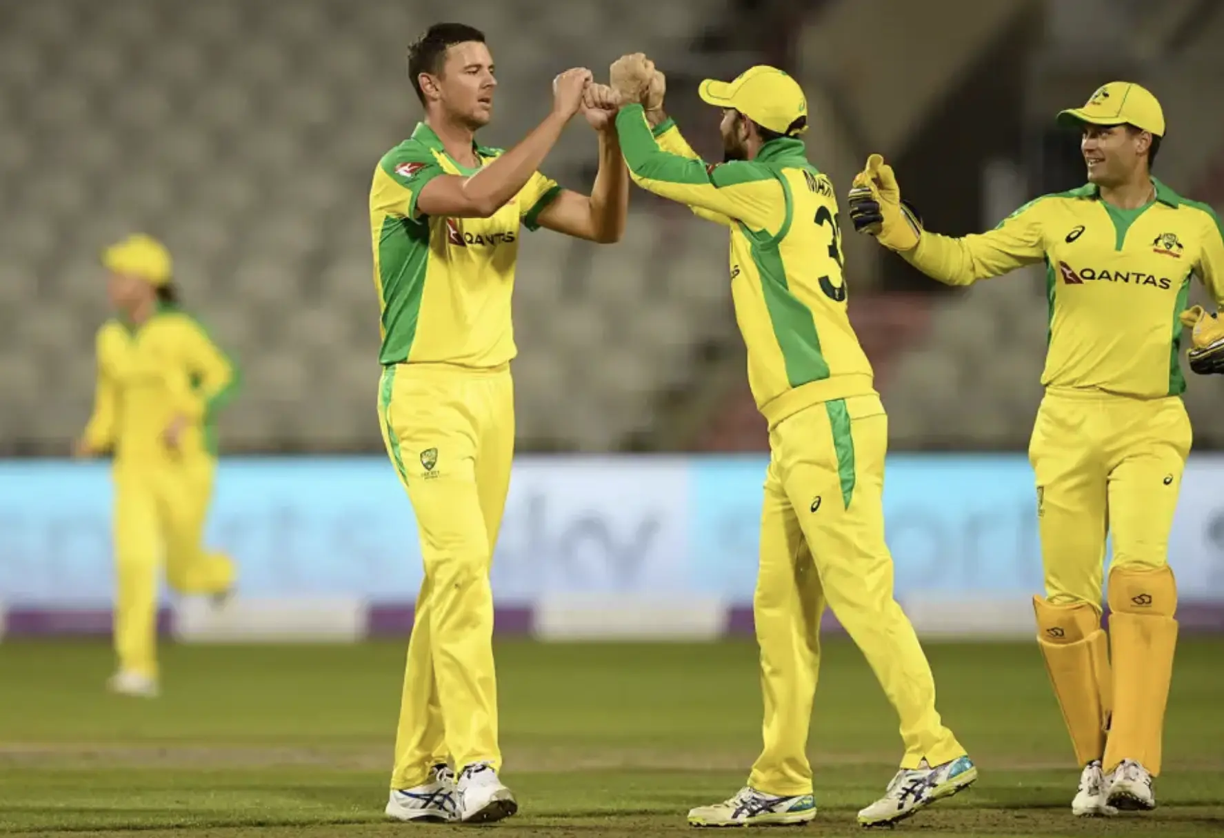 Australia defeated England by 19 runs.
