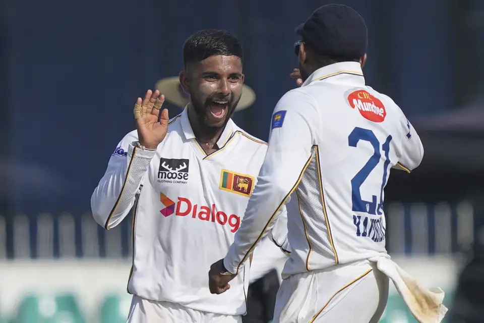 SL vs BAN | Twitter reacts to Bangladesh throwing away wickets to hand Sri Lanka edge on Day 1 in Colombo