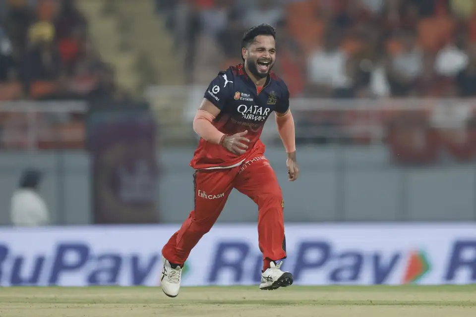PBKS vs RCB | Twitter impressed as Kohli's golden nugget of wisdom helps Suyash dispatch debutant Musheer