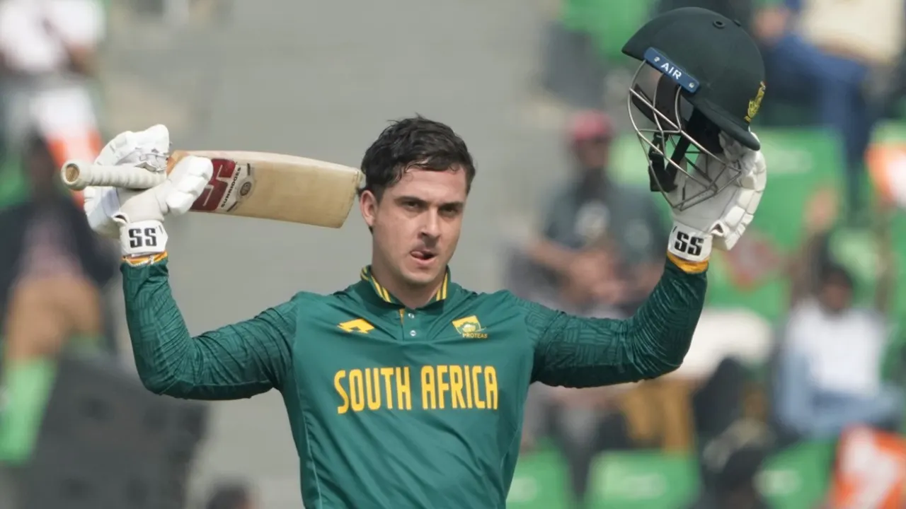 AUS vs SA | Twitter celebrates fan who redeems himself after dropped catch in stands