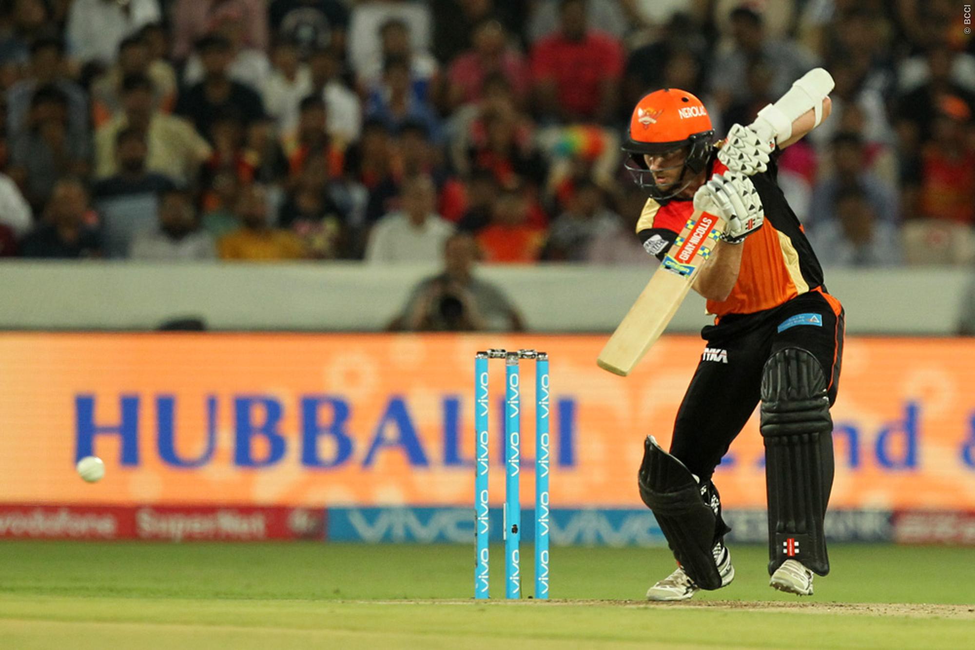 Kane Williamson applauds Dhawan for his contribution against Delhi Daredevils