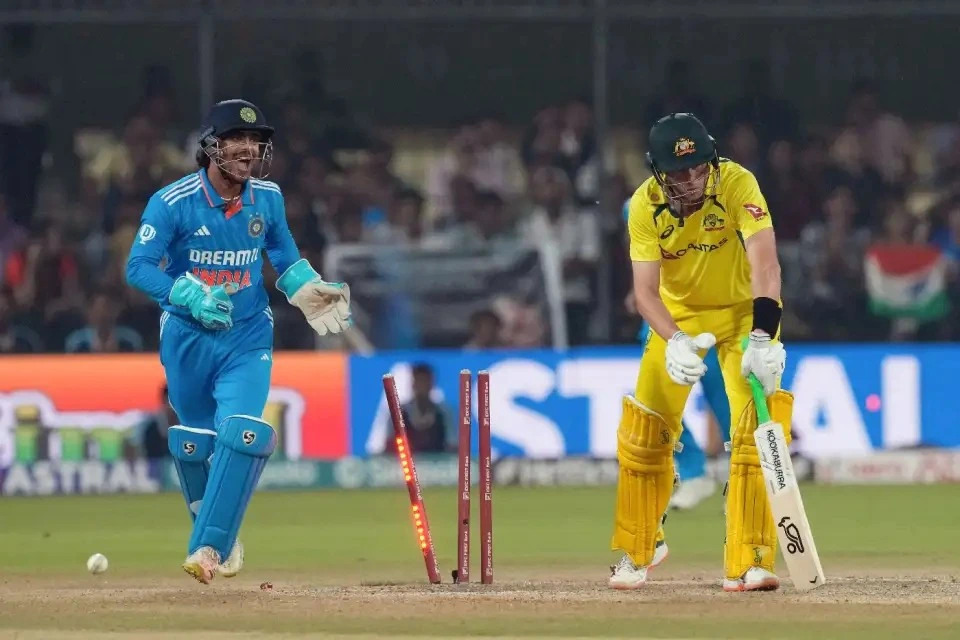 David Warner was able to bring up his half-century at the India vs Australia 2nd ODI match.
