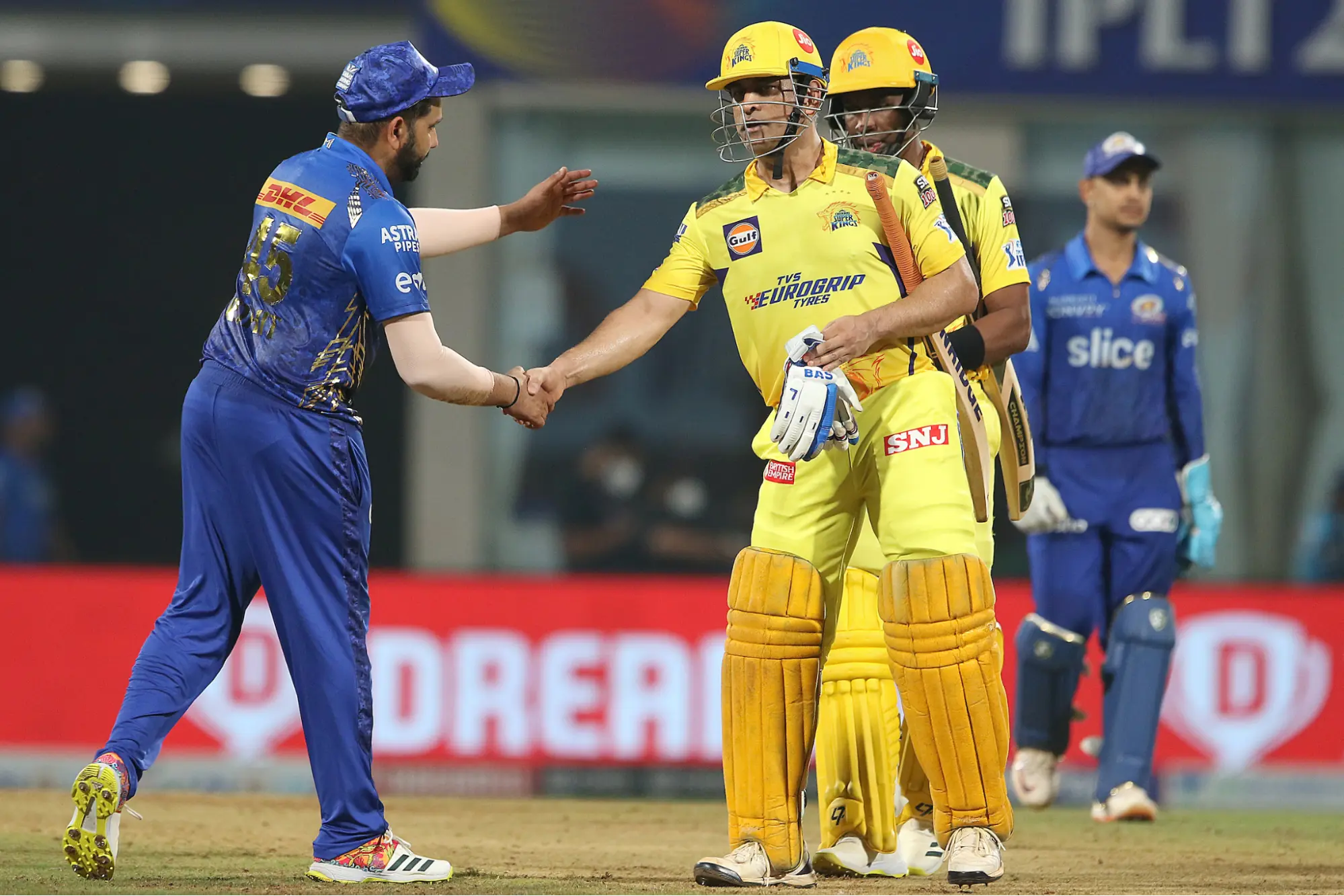  Is Dhoni About to Ditch CSK in a Shock Move to MI?