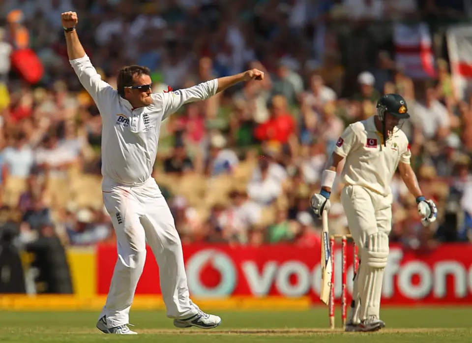 England got Australia all-out for 245 runs on day 1.