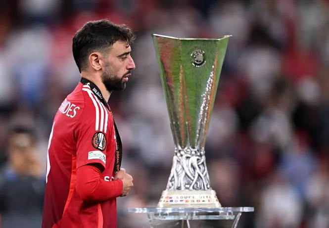 Bruno Fernandes Opens Door to Potential Manchester United Exit