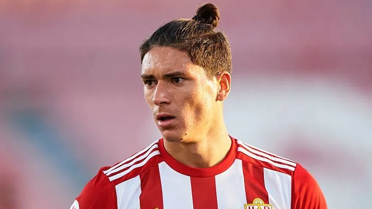 Liverpool Set to Offload Darwin Nunez Amid Ekitike Arrival