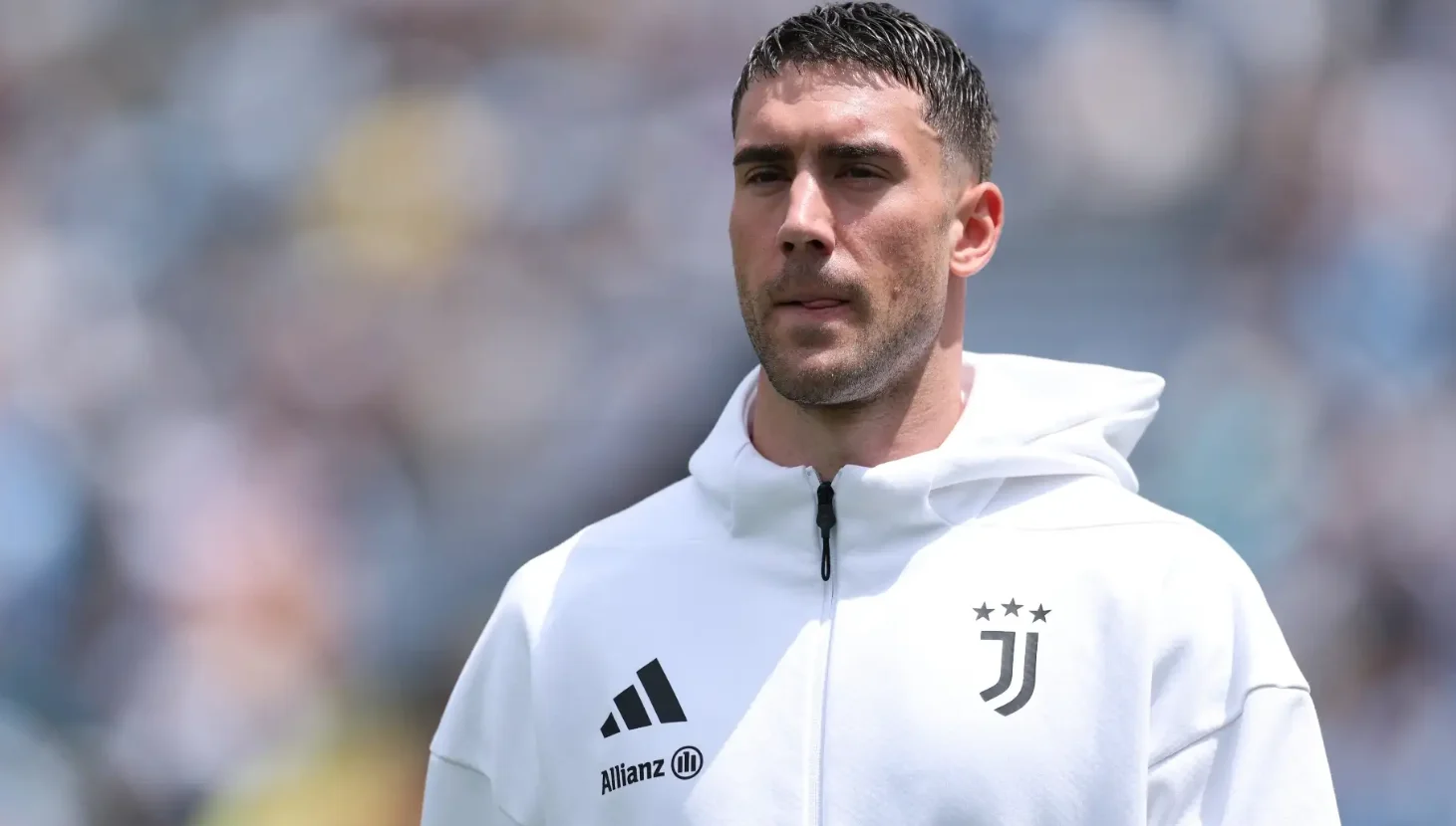 Louis Saha Urges Manchester United to Sign Juventus Striker Vlahovic Amid Attacking Concerns