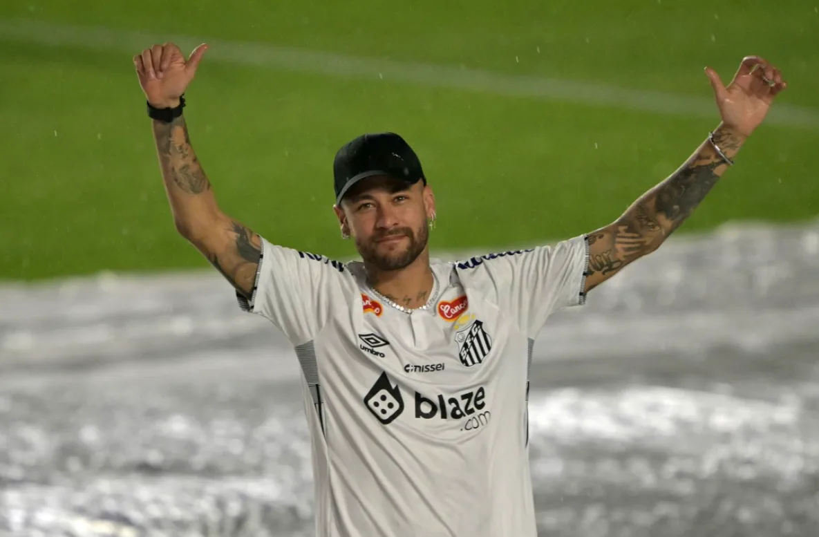 Neymar Eyeing Santos Contract Extension Amid Ongoing Speculation