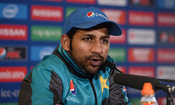 VIDEO | Sarfraz Ahmed calls Andile Phehlukwayo “Abey kaale”, Rameez Raja refuses to translate on air
