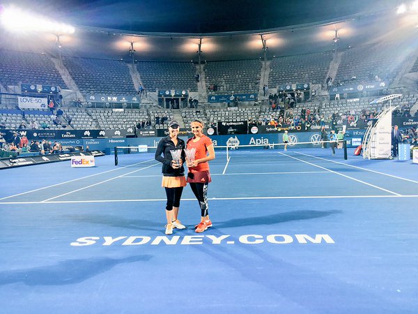 Mirza and Hingis comeback from the dead to lift 11th title