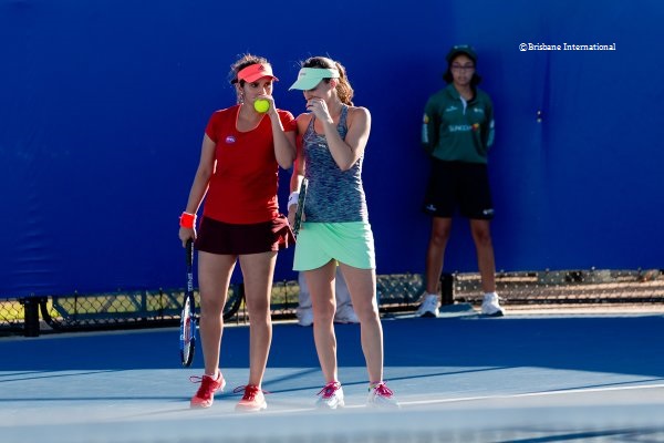 Mirza and Hingis make the 25-wins mark and reach Brisbane final