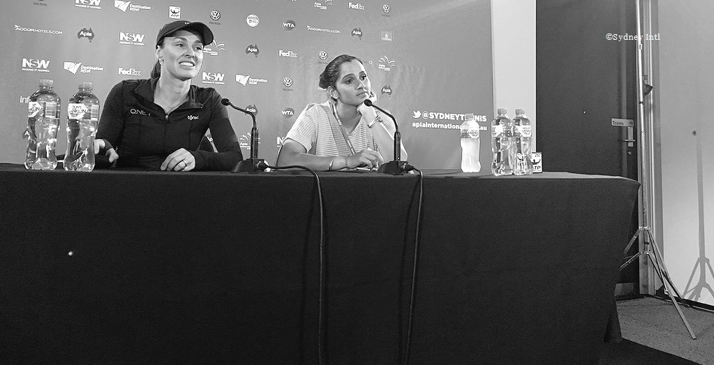 Mirza and Hingis come from behind to reach the final at Sydney